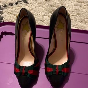 Black leather web bow block heel pumps